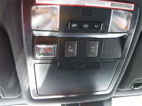 Used 2020 Toyota Tacoma TRD Off-Road image 12