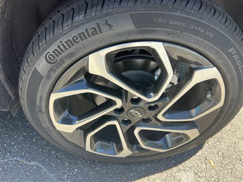 Used 2024 Chevrolet Trax RS w/ Sunroof Package image 9