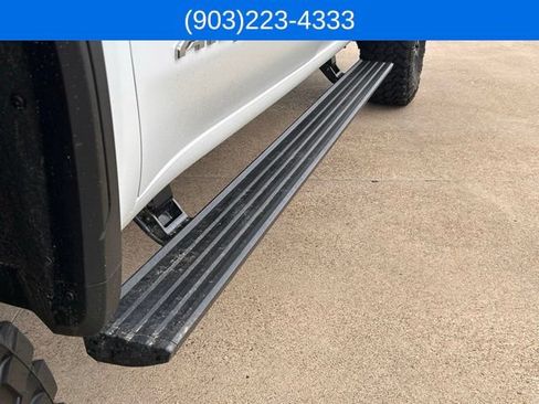 Used 2025 GMC Sierra 2500 AT4X AWD/4WD image 16