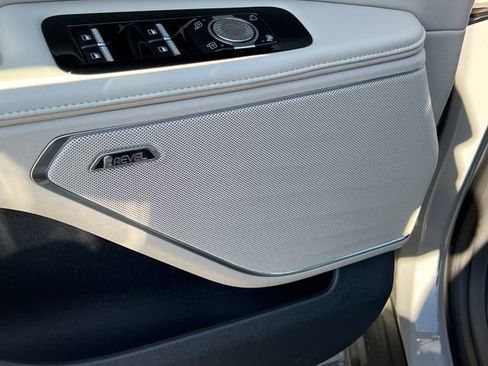 New 2026 Lincoln Nautilus Reserve image 13