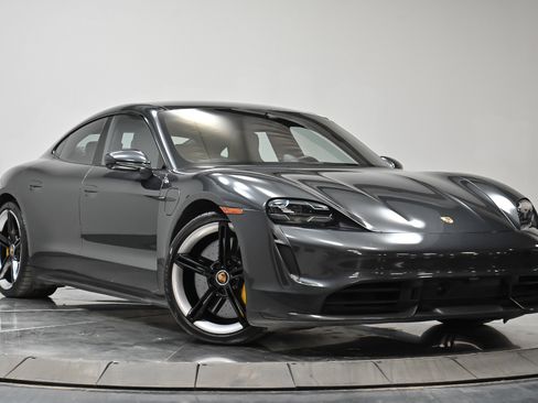 Used 2021 Porsche Taycan Turbo S image 18