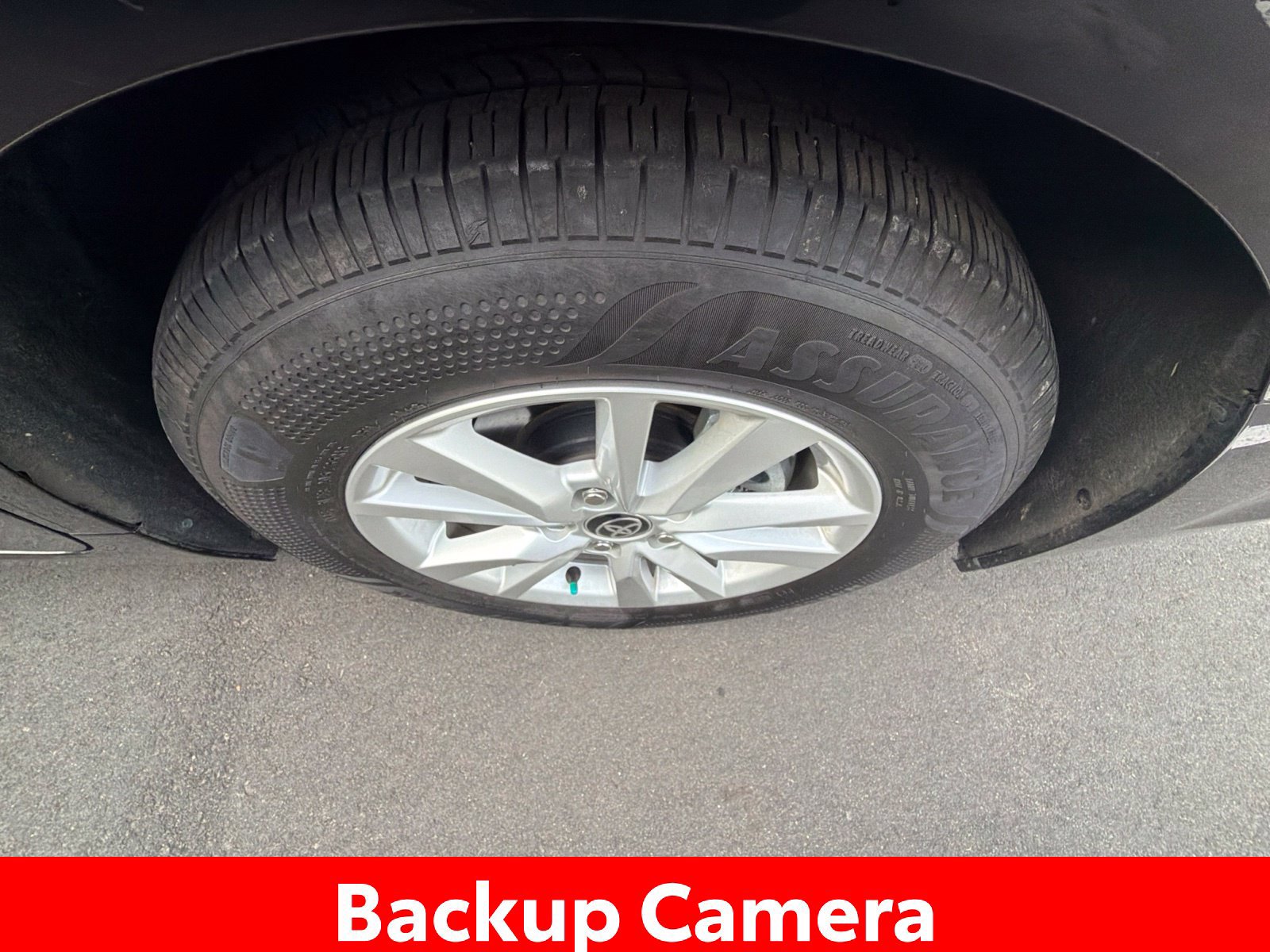 Used 2025 Toyota Camry LE FWD image 9