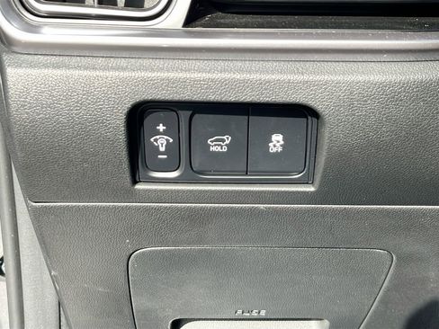 Certified 2025 Kia Sorento EX w/ EX Panoramic Sunroof Package image 9