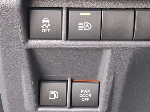 Certified 2022 Toyota Sienna LE image 27