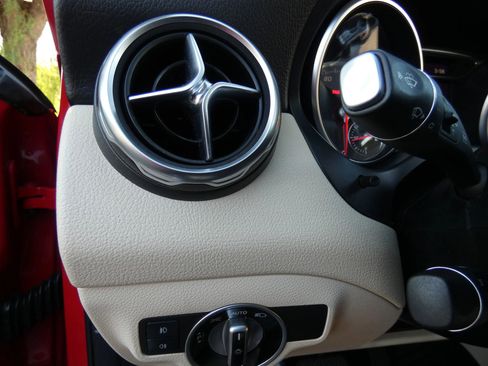 Used 2019 Mercedes-Benz GLA 250 image 70