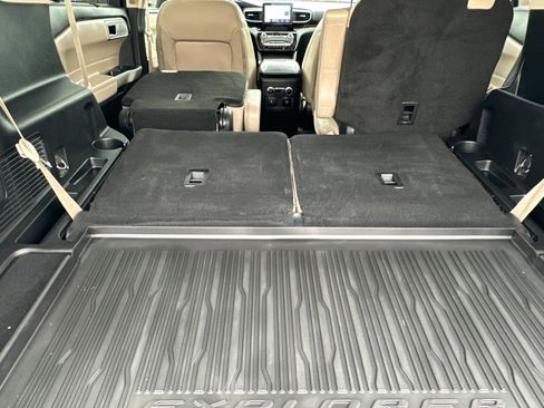 Certified 2021 Ford Explorer Limited w/ Equipment Group 301A image 16