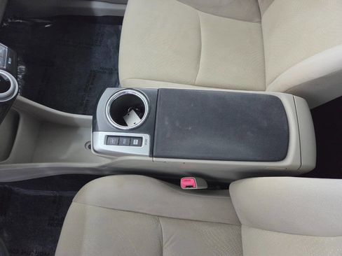 Used 2012 Toyota Prius V Two image 17