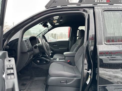 Certified 2023 Nissan Frontier SV w/ Midnight Edition Package image 21