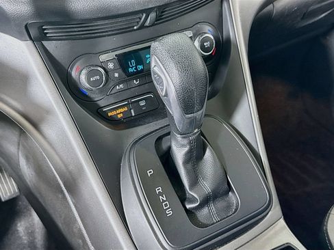 Used 2016 Ford Escape SE w/ Equipment Group 201A AWD/4WD image 16
