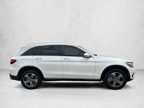 Used 2019 Mercedes-Benz GLC 300 image 3