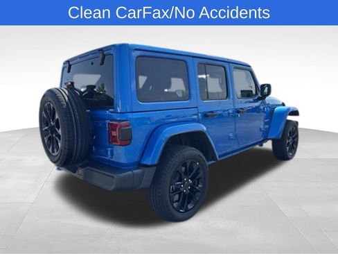 Used 2024 Jeep Wrangler Unlimited Sahara AWD/4WD image 2