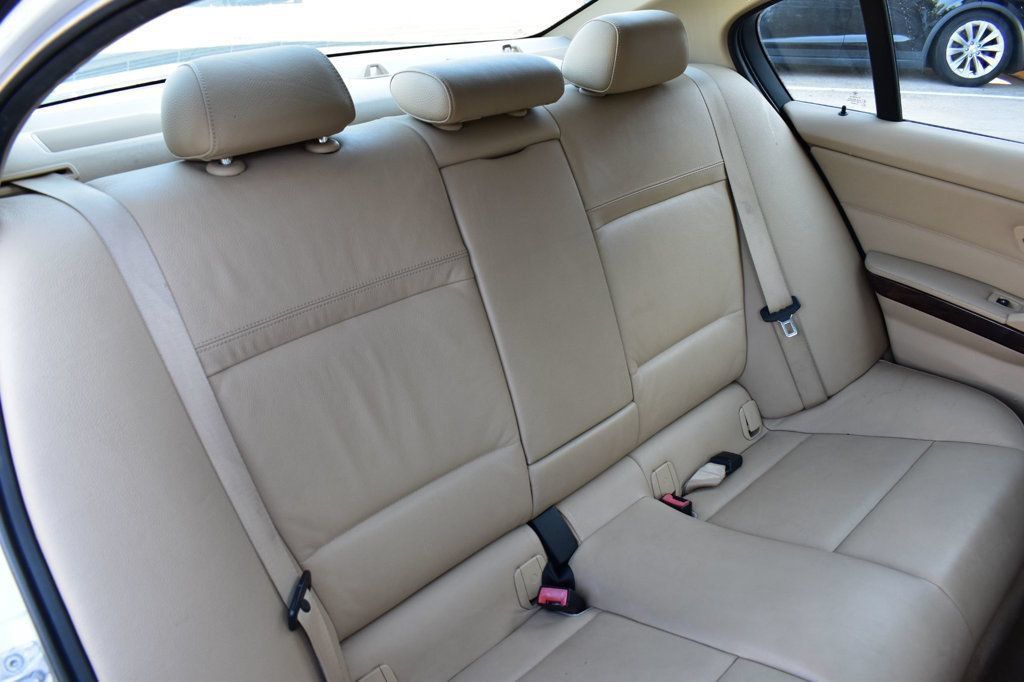Used 2011 BMW 328i Sedan w/ Premium Pkg RWD image 24