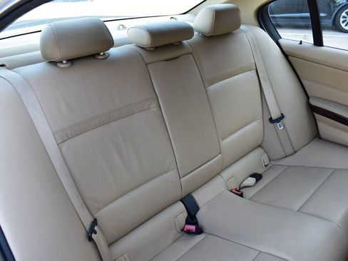 Used 2011 BMW 328i Sedan w/ Premium Pkg image 24