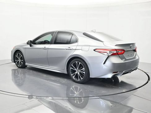 Used 2020 Toyota Camry SE w/ Convenience Package FWD image 7