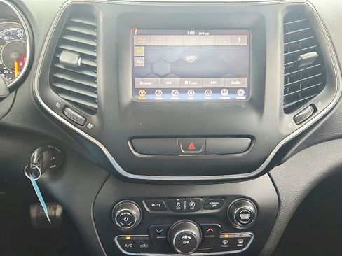 Used 2019 Jeep Cherokee Latitude w/ Popular Appearance Group image 14