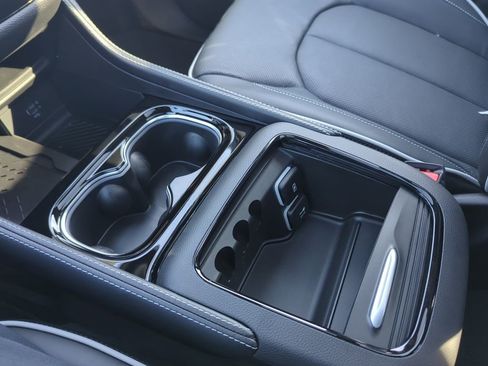 New 2026 Chrysler Pacifica Limited w/ S Appearance Package FWD image 27