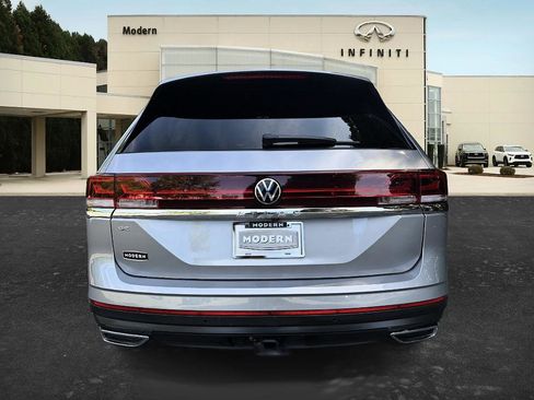 Used 2025 Volkswagen Atlas SE FWD image 23