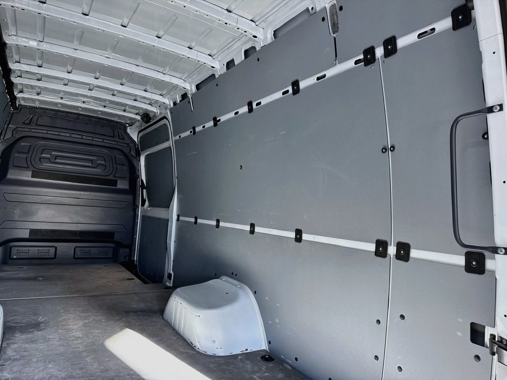 Used 2023 Mercedes-Benz Sprinter 4500 image 26