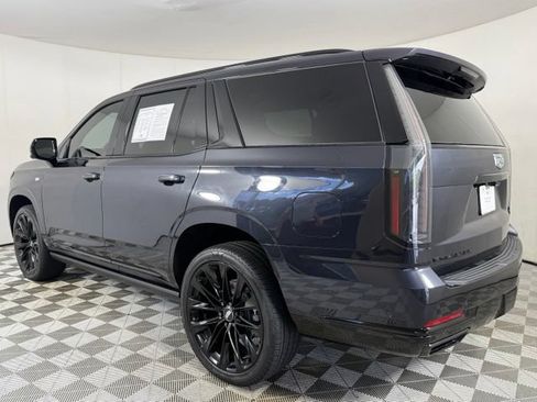 Certified 2026 Cadillac Escalade Platinum Sport w/ LPO, ONYX Package AWD/4WD image 5