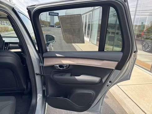 Certified 2025 Volvo XC90 B6 Plus AWD/4WD image 12