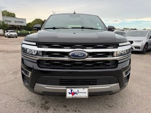 Used 2024 Ford Expedition Limited AWD/4WD image 2