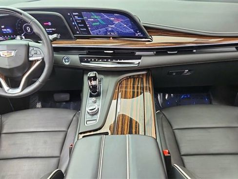 Used 2023 Cadillac Escalade Premium Luxury w/ Performance Package image 20