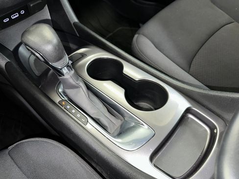 Used 2022 Chevrolet Malibu LS FWD image 13