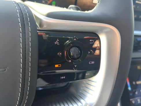 Used 2025 INFINITI QX80 Sensory image 30