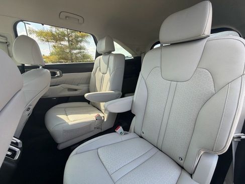 Used 2024 Kia Sorento SX Prestige AWD/4WD image 8