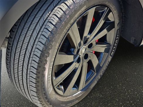 Certified 2024 Land Rover Range Rover SE image 34