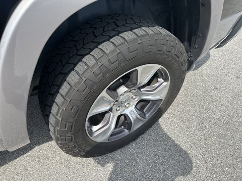 Used 2020 RAM 1500 Laramie AWD/4WD image 23