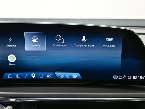 Used 2024 Cadillac Lyriq Tech RWD image 27