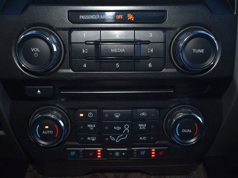 Used 2018 Ford F250 Lariat w/ Lariat Ultimate Package image 35