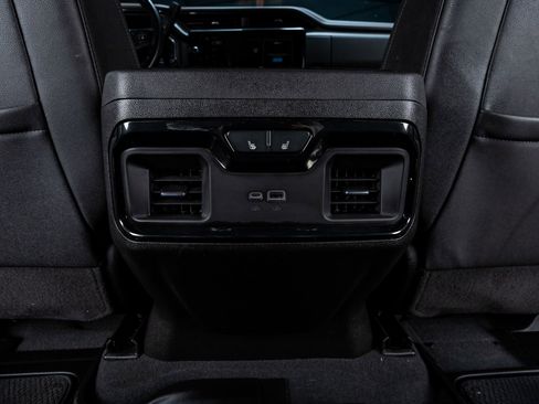 Used 2024 GMC Sierra 2500 AT4 w/ AT4 Preferred Package image 32