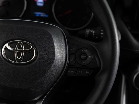 Used 2022 Toyota RAV4 XLE Premium AWD/4WD image 31