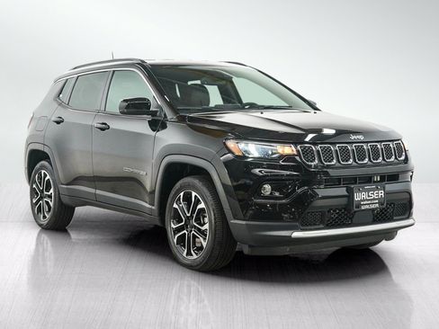Used 2023 Jeep Compass Limited AWD/4WD image 7