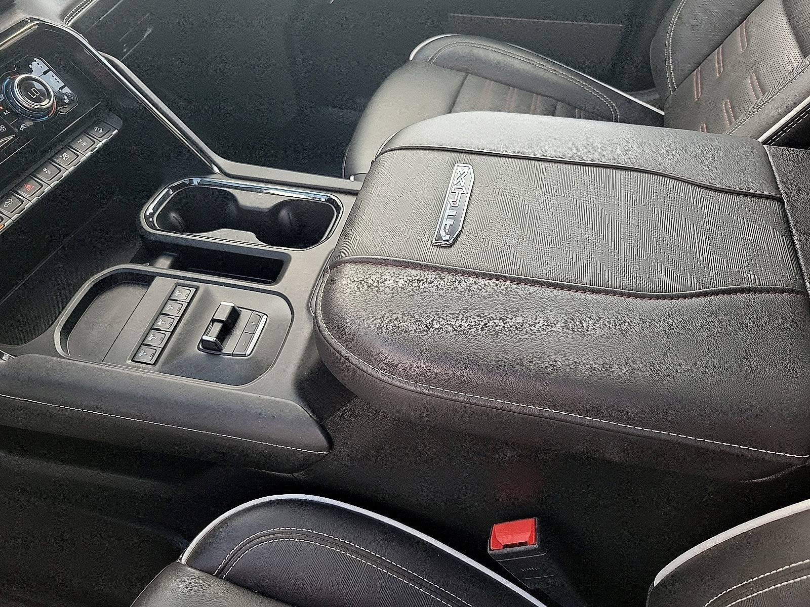 Used 2025 GMC Sierra 2500 AT4X AWD/4WD image 20
