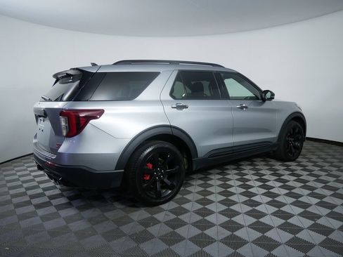 Used 2022 Ford Explorer ST w/ ST Street Pack image 8