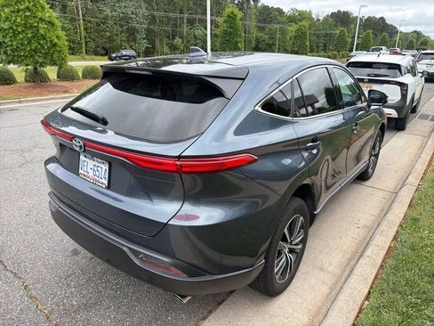 Used 2023 Toyota Venza LE AWD/4WD image 6