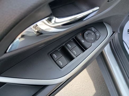 New 2026 Chevrolet Trax LS w/ LS Convenience Package FWD image 19