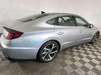 Used 2021 Hyundai Sonata SEL Plus w/ Preferred Accessory Package FWD video 3