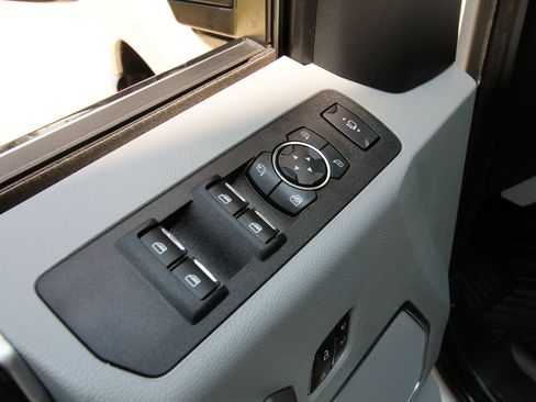 Used 2022 Ford F250 Limited AWD/4WD image 21