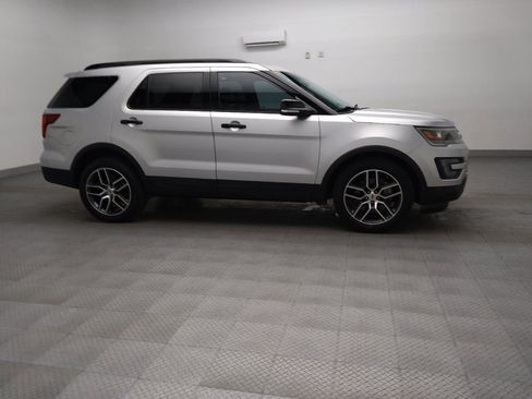Used 2016 Ford Explorer Sport w/ Equipment Group 401A AWD/4WD image 11