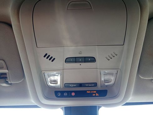 Used 2020 Chevrolet Equinox LT image 15