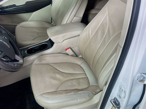 Used 2017 Lincoln MKC Reserve FWD image 19