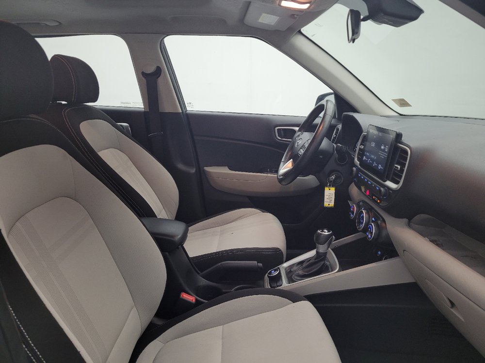 Used 2023 Hyundai Venue SEL FWD image 21