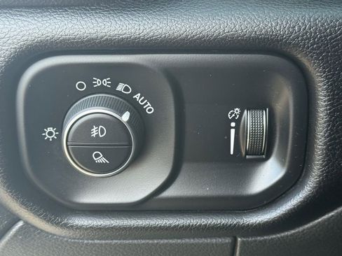 Used 2024 RAM 3500 Big Horn image 26