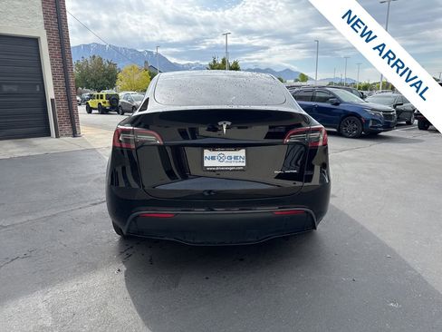Used 2023 Tesla Model Y Long Range AWD/4WD image 5