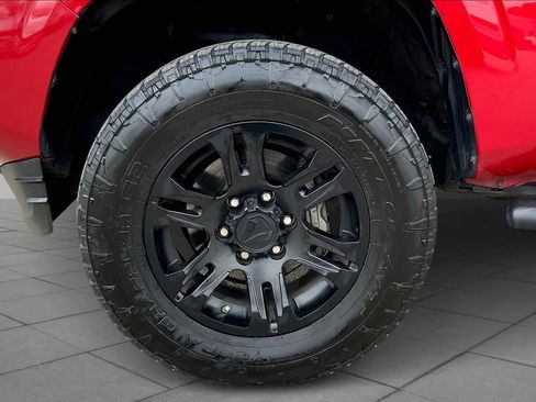 Used 2020 Toyota Tacoma SR w/ SR Convenience Package RWD image 11