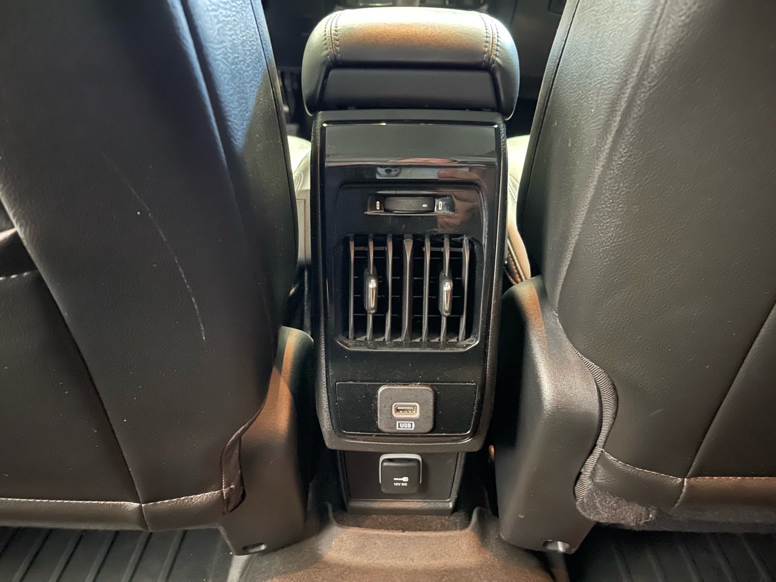 Used 2022 Jeep Compass Latitude FWD image 30